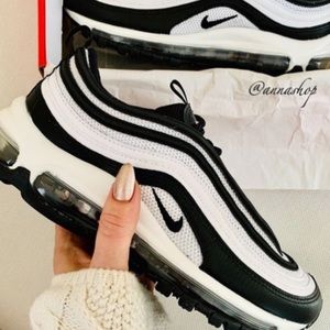 Meet your Posher, Amari